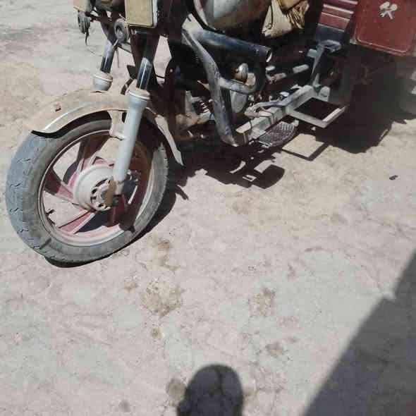 ستوته 

اوراق كامله 
محل التواجد.    اديالى سراجق 
السعر 700 بيه مجال
‏‪***********‬‏
