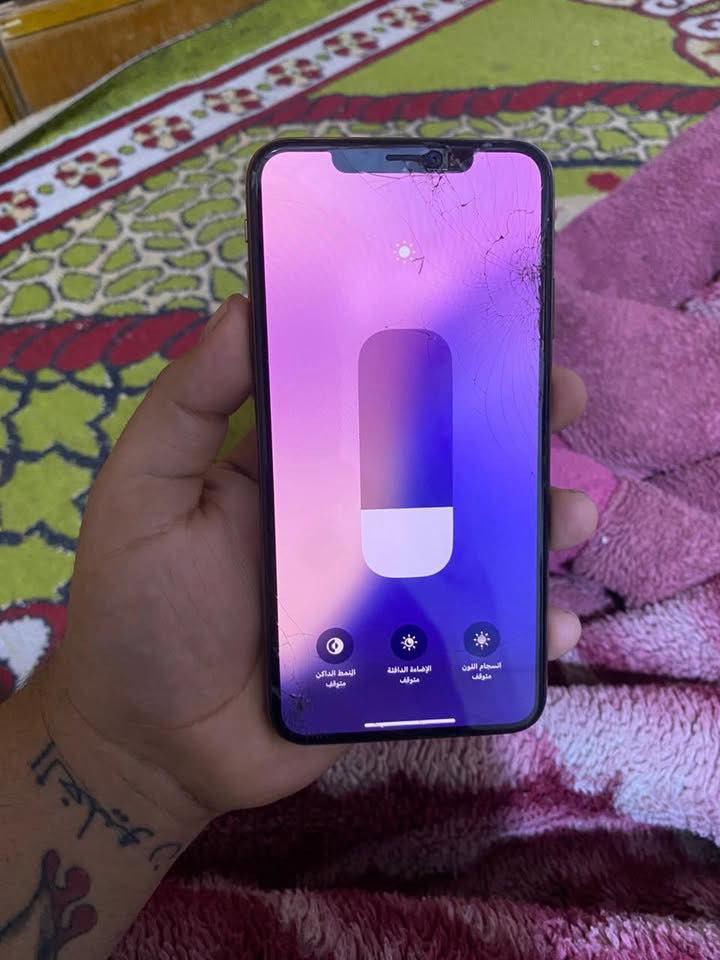 الأول اكس  اس ماكس اللون الذهبي  ذاكره 256 بطاريه 73 بلاد جهاز كله بلادي فقط بس فطور بلكلاسه جهاز كله شغال كامرات اتصال وآي فأي فقط بصمه واكفه الباقي كله شغال جهاز كامل مكمل سعره فقط 160  وبي مجال للطيبين 
……………
الثاني 11 عادي كامرتين اللون الأبيض ذاكره 128 بطاريه 100 جهاز بصمه واكفه باقي كله شغال كامرات اتصال وأي فأي 
جهاز كامل مكمل سعره 160 وبي مجال للطيبين 
مكاني بغداد مدينه الصدر *********** متوفر واتس اب 
الاجهزه يرهمن بيع ويرهمن مراوس
