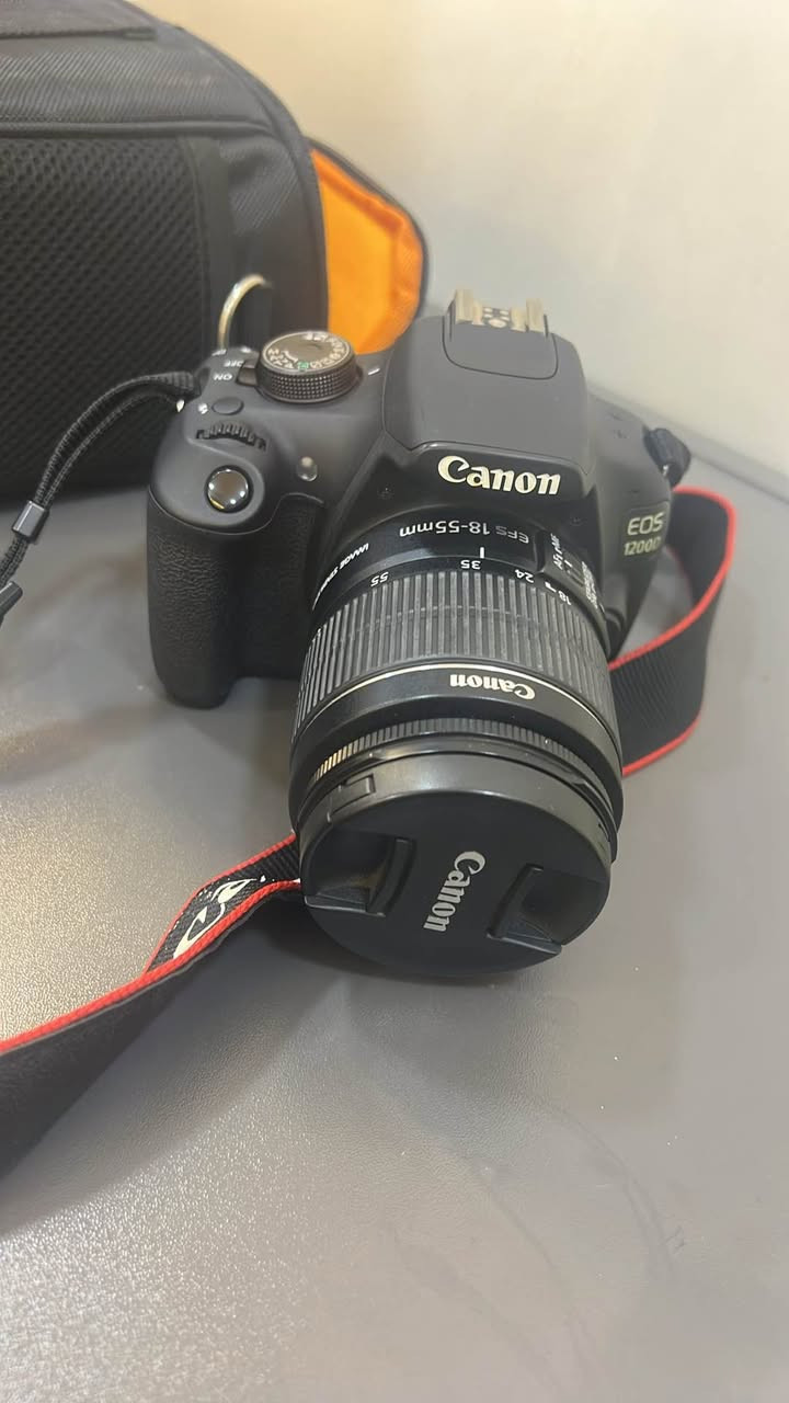كاميرا كانون 1200D. للبيع 
الكاميرا مستعملها بس مرتين 
تجي وياها بطارية وجنطة وكارتونتها وشاحن بطارية 
السعر 270 الف 
مكاني بغداد البلديات 
رقم الهاتف :*********** بغداد, العراق
