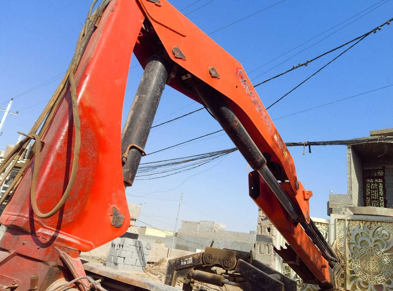 كرين بافنگر حجم 18080 
5سلايت كرين  چنگال وهسة ردت اسوي كماشه چان متروك ع وضع الشركه لا فطر لا كسر مكفول كفاله عامه كماشه المانيه كنترول كامل مكان الاكرين فلوجة جبيل خلف مجمع الريحاب .  ***********
