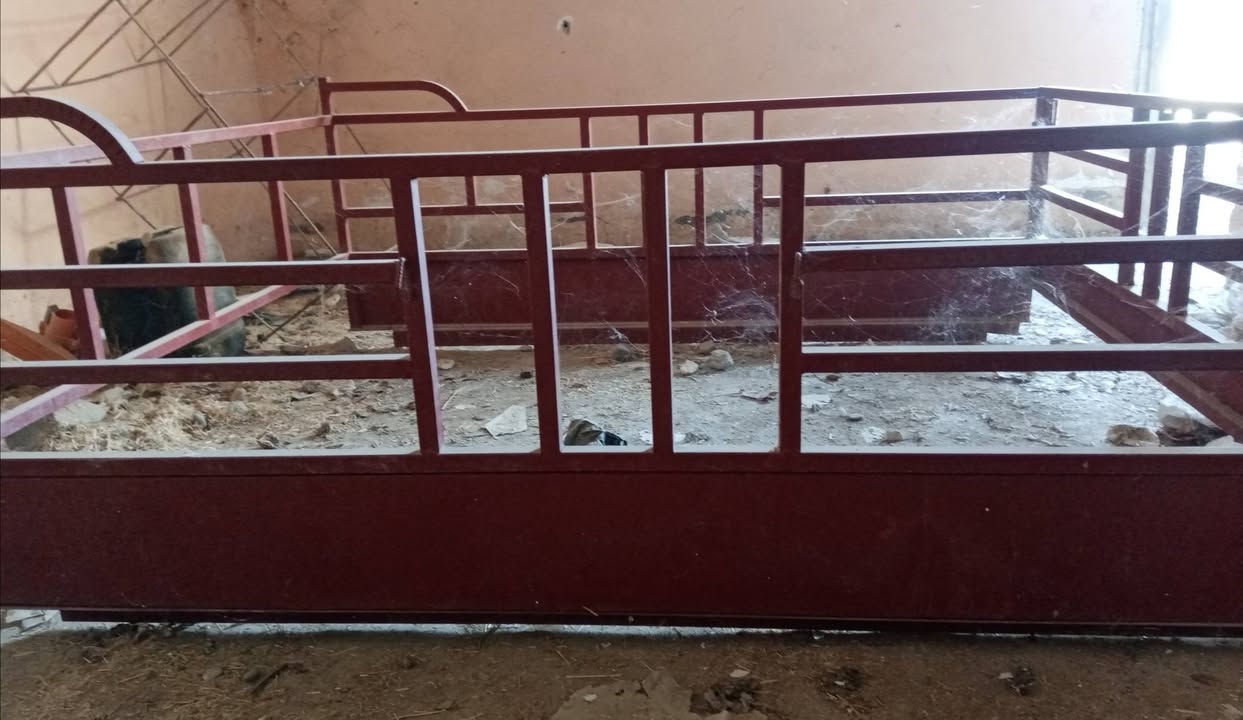 محجل سيارة للبيع شرط ما مستخدم       المكان النمرود الشراي يتصل عل رقم ***********
