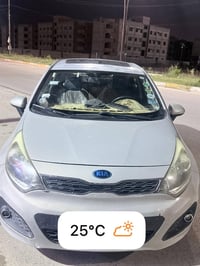 كيا ريو 2013 خليجي فول ماعدا البصمه السياره صبغ حزام جماليه السياره نض...