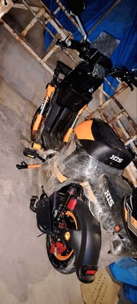 شباب دراجه H900  للبيع ماصار شهرين من مشتريها بس محتاج فلوس و اريد ابي...