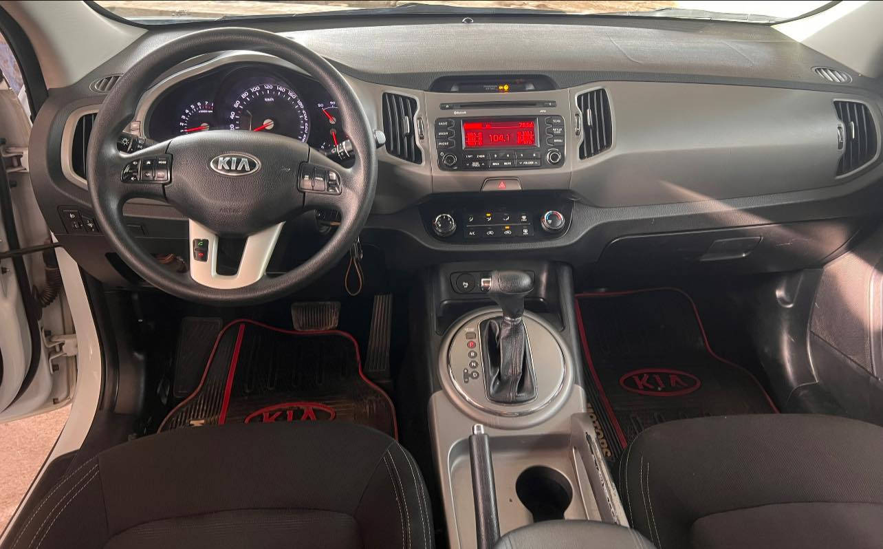 السلام عليكم
كيا سبورتج 2016 خليجي

السيارة مكفولة عدا شبر  صبغ بالتكمة مال سايق

ماشية 78 حقيقي 

السيارة جديدة وأحلى من الصور 

مكاني الجادرية  

السعر 157

***********
