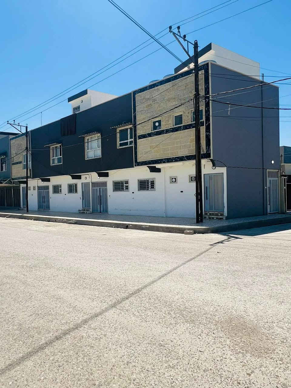 للبيع للبيع للبيع
🏢عماره تتكون من 6وحدات سكنيه مؤجره بالكامل الوارد الشهري مليون و500الف مساحه 📐200متر ركن 📍حي السماح ال90علا شارع 20متر فرع الحدائق 
لاستفسار اتصل
***********📞
***********📞
مراجعت مكتب المروة لتجارت العقار نستقبل جميع العروض العقاري عنوان المكتب حي السماح علا شارع 20مقابل مول القمه
