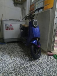 دراجة شحن ربع بطاريات شاحنه مالته موجودة سرعة 45 كامله بس الكشن عوزه د...