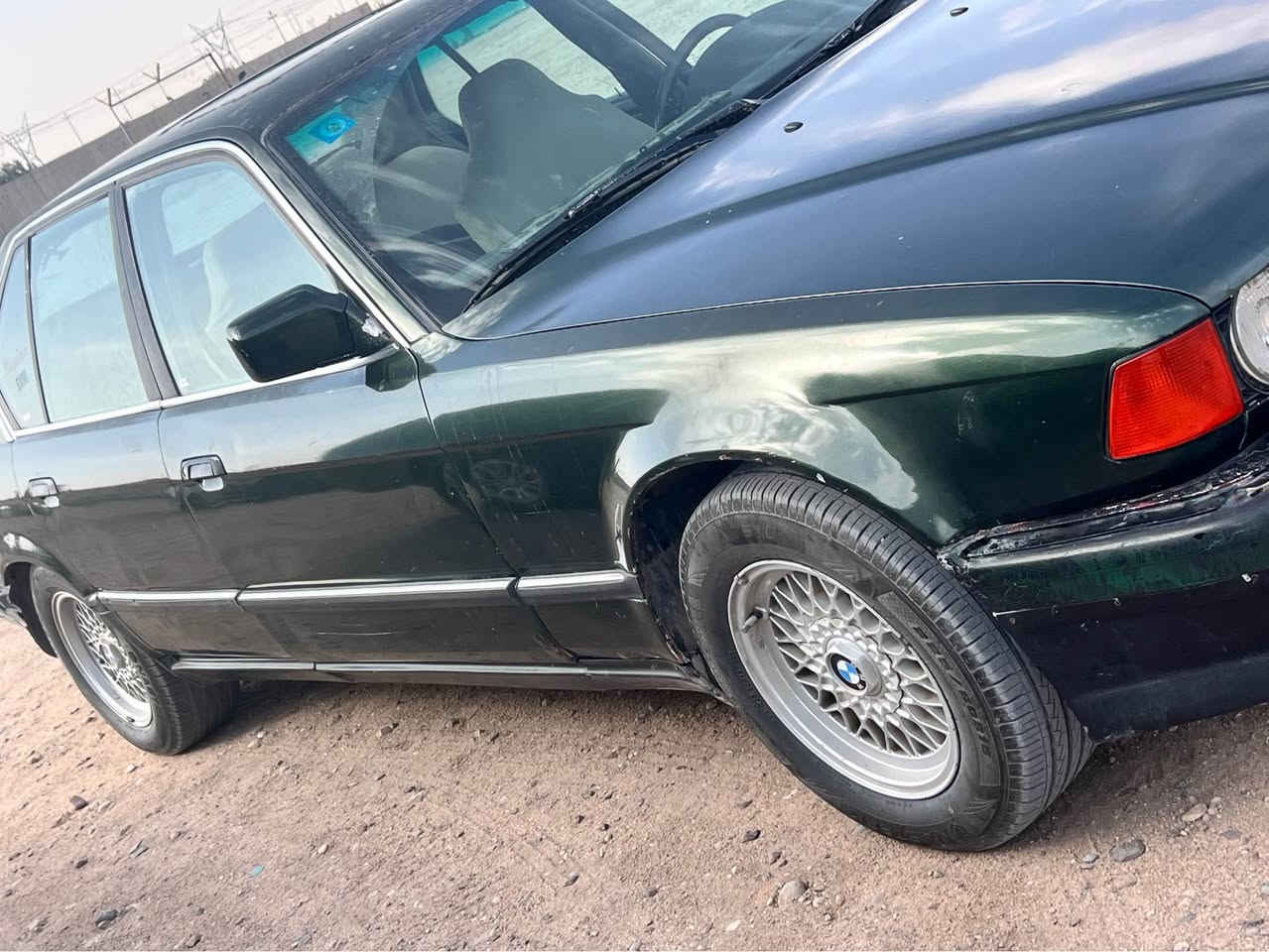 بي ام دبليو موديل 1989 حجم 730 مكينة و كير بلاد مفتوح 6 سلندر حدادية 80‎%‎ تبريد عاطل جواها تخم تاير مكفولة من النقل و الكص و الضربة و العيب الشرعي و الغرامات و الاصوليات سيارة باسمي شخصيا رقم بغداد الماني سنوية لل29 تحويل ثاني يوم 
نواقصها فقط بيها الكير النمرة الاخيرة مرات تعلك فقط هذا الخلل فقط 
السعر 30 و بيها مجال 
رقمي ***********
مكاني بصرة زبير الزبير, البصرة
