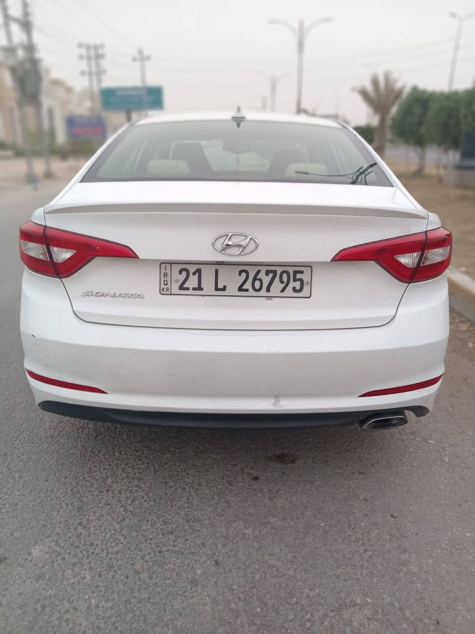 سلام عليكم سوناتا للبيع موديل 17 بيها صبغ بالقماره اثر تكشير من جهة الجامه الاماميه والخلفيه
بيها بارد باب العبري الايسر 
البنيد بيه مقدار شبر صبغ تريد وكاله او تحويل/ ***********/ سعر 107
