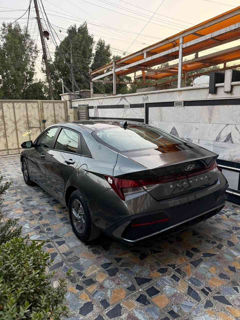 سلام عليكم للبيع فقط
الانترا موديل 2025 
دخول جديد بدون رقم منفيس ب اسمي
بيها ارقام فحص مؤقت
المواصفات 
مكينه 2000 دوش
رادارات 
شاشه 
كامره دواره 
فول تحكم ستيرن
تحديد مسار
ويل كب
لايت لد وزنون
ماشيه 8 الاف
بدون ايرباك
الحادث موضح بلصور ورقم الشاصي هم
بيها جاملغ خلفي صبغ  فقط
وبل باب والجاملغ الامامي بارد على كدهن شغل درجة اولى السياره كلش جديدة
مكاني بغداد جديدة
السعر 143$ورقه 

للاتصال ‭0773 548 4352‬
