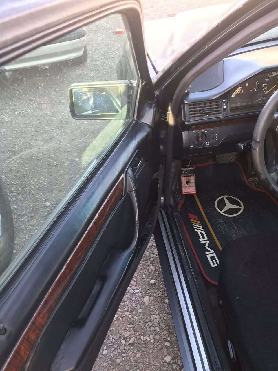 مارسدس موديل 92 كير ومكينه بشرت ثنين ونص تبريد شغال منضومه غاز جديده ***********
