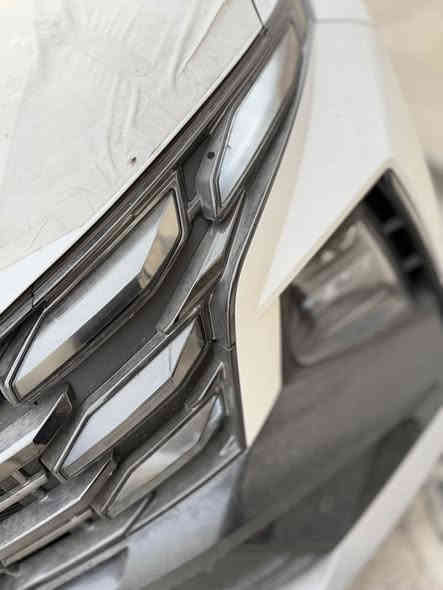 توسان 2025 خليجي زيرو ضمان شركة الأولى ٥ سنوات او ١٠٠ الف كيلو . مرقم بغداد لوحات وسنوية . مواصفاتها . 
محرك ٢٠٠٠
بصمة وتشغيل عن بعد 
كراسي كهرباء 
صندوق كهرباء 
تبريد بالكشنات 
تدفئ بالكشنات 
ويل كب ١٩ 
بردات خلفية 
هاند بريك بصمة 
مانع انزلاق ومانع انحدار 
لايت زنون متحرك 
شاشة كبيرة متصله 
دشبول دجتال متغير 
شاحن واير لس 
حساس أمامي وخلفي 
كامرة دوارة 
حساس تاير 
اوتو هولد 
مود درايف 
مري ترحيب وشفط 
داخل ابيض 
تبريد قطعتين 
السيارة زيرو  ومكفول عام . . السعر 34500 مليون عراقي . لاستفسار ***********
