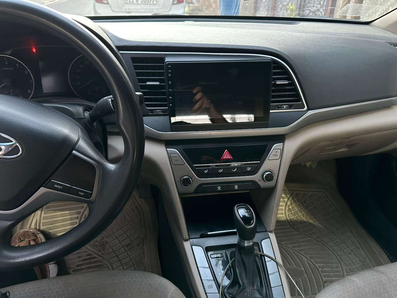 السلام عليكم 
النترا 2017 خليجي 
شاشه+كامره خلفيه
فتحه سقف
قطعتين تبريد
بيها 3وضعيات قياده، عادي+ايكو+سبورت
بيها صبغ جاملغ،وصبغ نص باب خلف السايق
السيارة ماشيه 188الف كم
السعر128وبيها مجال مكان السيارة بغداد 
+964 771 116 5414


**إذا كنت صاحب هذا الإعلان وتريد حذفه لأي سبب، رجاءا أرسل رسالة إلى الدعم الفني**