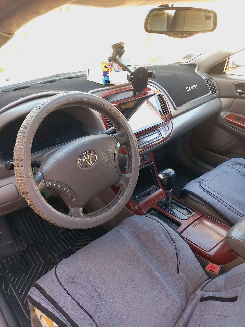 كامري موديل ٢٠٠٦ فول مواصفات امريكي ليبل واحد مصبوغه عام جماليه محرك ٤سلندر رقم بغداد دولي بسمي 
السعر ٩٠ وبيها مجال مكان السيارة الضلوعيه ***********
