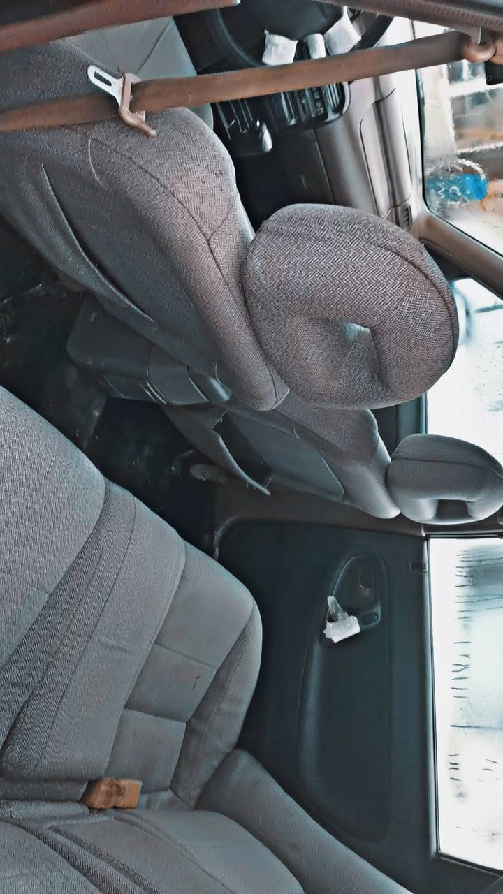 مازدا فاسوليا موديل ١٩٩٣ كير توماتيك  سنوي رقم جديد حتا 2031  سنوي مشوع الوطني تحويل شرط بي ليدرانه بيشو بشت كه بسه براوه و وه ركه راو به شه رت تبريداكه ر مشته ري تيل بكه ***********
***********
