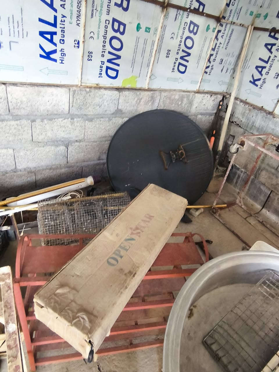 سبلت ئەسڵ تازە خاوێن هەوای بە1دەقە‌ دوو ژورت بۆ دەکا بەسەهۆڵ بەشەرت و ضەمان ئەسڵ شتی نایاب نرخی310هەزار
تەنور غازەکەش ئەسڵە و تازەیە دوسێ جار نانی پێ کراوە عالەگەی شەریکەی پێوەیە سعری 30هەزارە

سەحن سەنتەلایت گەورەکان لۆک بەکار نەهاتوەو دانەنراوە کارتۆن و ئەشیاکانی لەگەڵە سعری 15هەزار

شوێن پێڵاوەکە ئاسن و قورسە و ئەسڵە نرخی10هەزار

ژێر موبەڕیدەکەش 10هەزار بەرز و قایم و توند و تۆڵە 

ئەمانەی وتم سعریان قفڵێتی و بۆ مەعمەلە چات مەکە ڕیز.🌸


**إذا كنت صاحب هذا الإعلان وتريد حذفه لأي سبب، رجاءا أرسل رسالة إلى الدعم الفني**