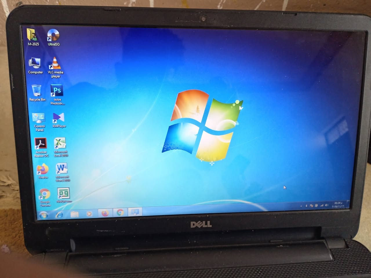 سلام عليكم لابتوب من شركه DELL للبيع سعر 120 الف وبي مجال بس بطاريته يعوزها تبديل يشتغل على الكهرباء لابتوب من شركة DELL اصلي
المواصفات:
• شاشة 15.6 إنج Full HD
• ذاكرة SSD256GB قابلة للزيادة
• الرام  4GB+4GB
• نظافة 98%
• تصميم سوبر سلم نحيف ووزن خفيف

• حقيبة هديه
• شاحن  أصلي يدعم الشحن السريع
.  ماوس هديه 
عنواني قضاء مخمور _الموصل 
رقم  ***********

سلام عليكم لابتوب من شركه DELL للبيع سعر 120 الف وبي مجال بس بطاريته يعوزها تبديل يشتغل على الكهرباء لابتوب من شركة DELL اصلي
