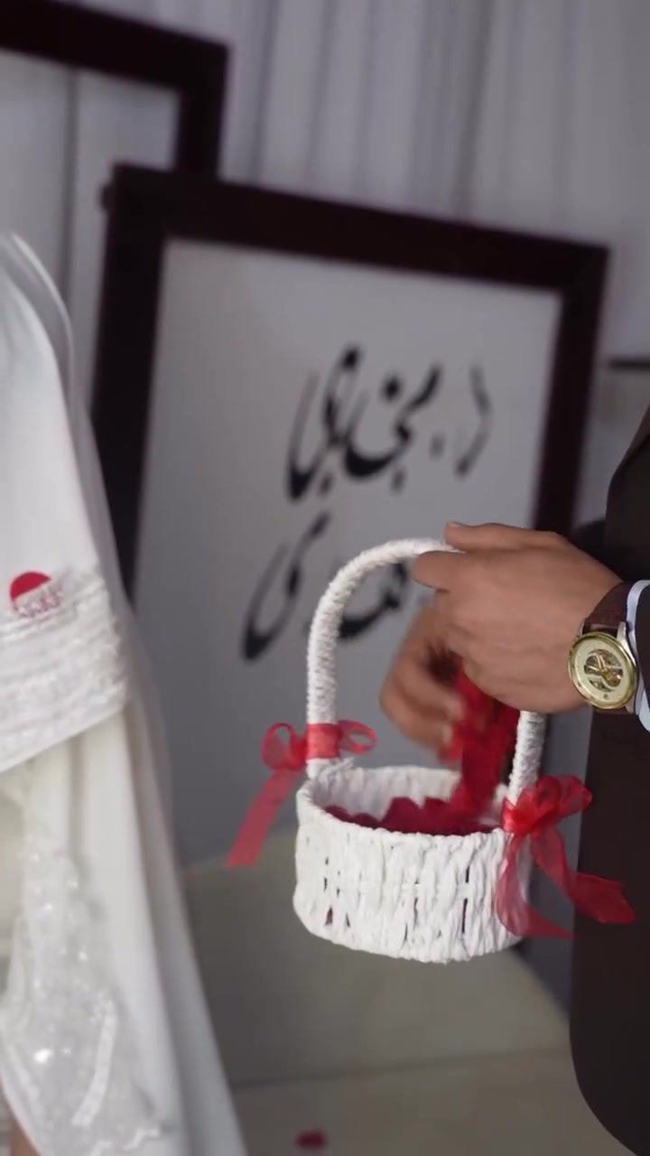 خليك مميز واهدي من تحب اجمل بوكيهات الورد الطبيعي🌹 ♥️
متوفر دفع  ماستر او رصيد اسياعنوان  ميسان/قطاع 28شارع السوك مجاور مجمع محمد الموسوي يوجد لديناخدمه توصيل 🚕 رقم الهاتف طلب السريع ***********
