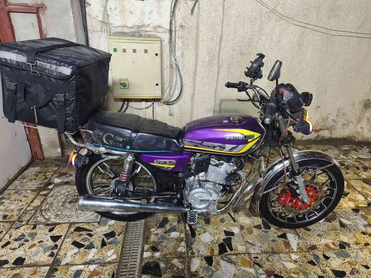 سلام عليكم دراجة سونلك ايراني 5 كير 2024 دراجة نظيفة خير من اللة احلى من الصور ماشية 23 الف السعر 700 وبيهة مجال مگاني مدينة الصدر
 رقمي ***********
