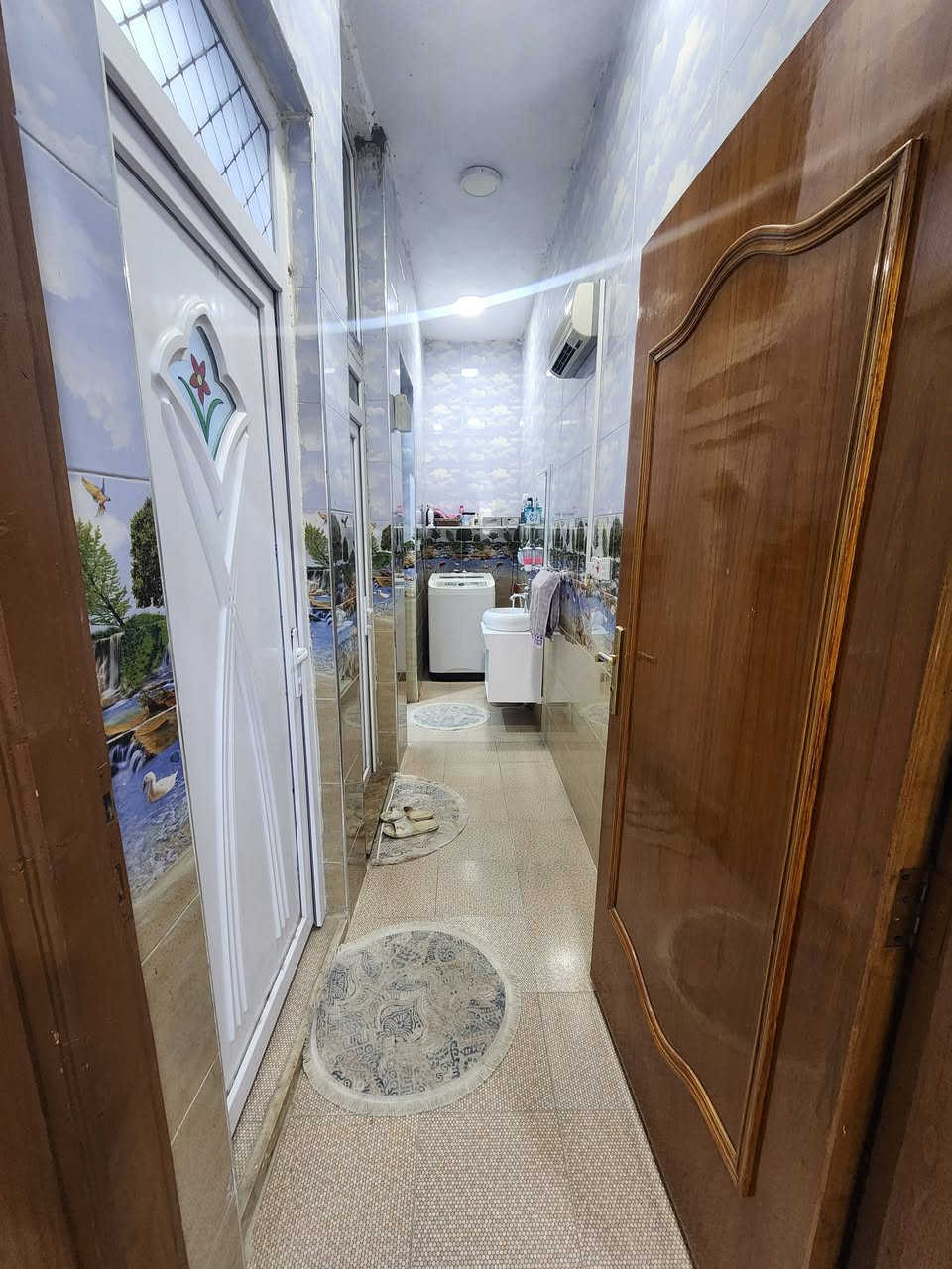 دار للبيع طابو زراعي سند٢٥
١٥٠ متر 
قريب من شارع الكورنيش_ شارع الغسل مقابل كازينو مارينا 
الطابق الارضي / 
غرفة _ هول - مطبخ _ استقبال _ مجمع صحيات _ كراج _ حديقة _ مناور عدد٢
الطابق الثاني /
غرفتين نوم _ صحيات _ هول
للاستفسار ***********
