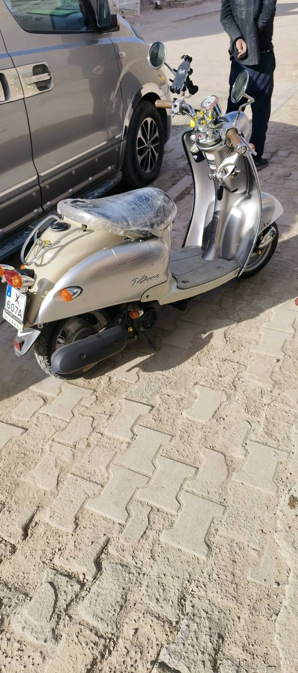 سلام عليكم حبايبي دراجه كلاسك عبد الحليم كفاله حبيبي البيع او مراوس حسب القناعه عنوان ميسان ابو رمانه *********** متواجد على جميع تواصل الشتماعي تحياتي الكم