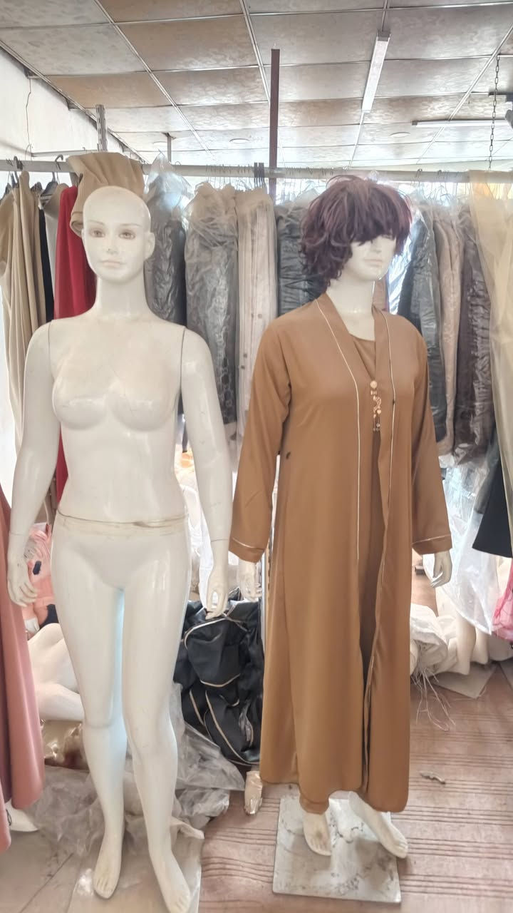 السلام عليكم
ملكانات للبيع 
العدد 17 ملكانه كامله مثل موجود بلصور

واكو ايضا نص ملكانه مال قميص او بدي
العدد 10 للبيع 
للاستفسار الاتصال على الرقم
***********
