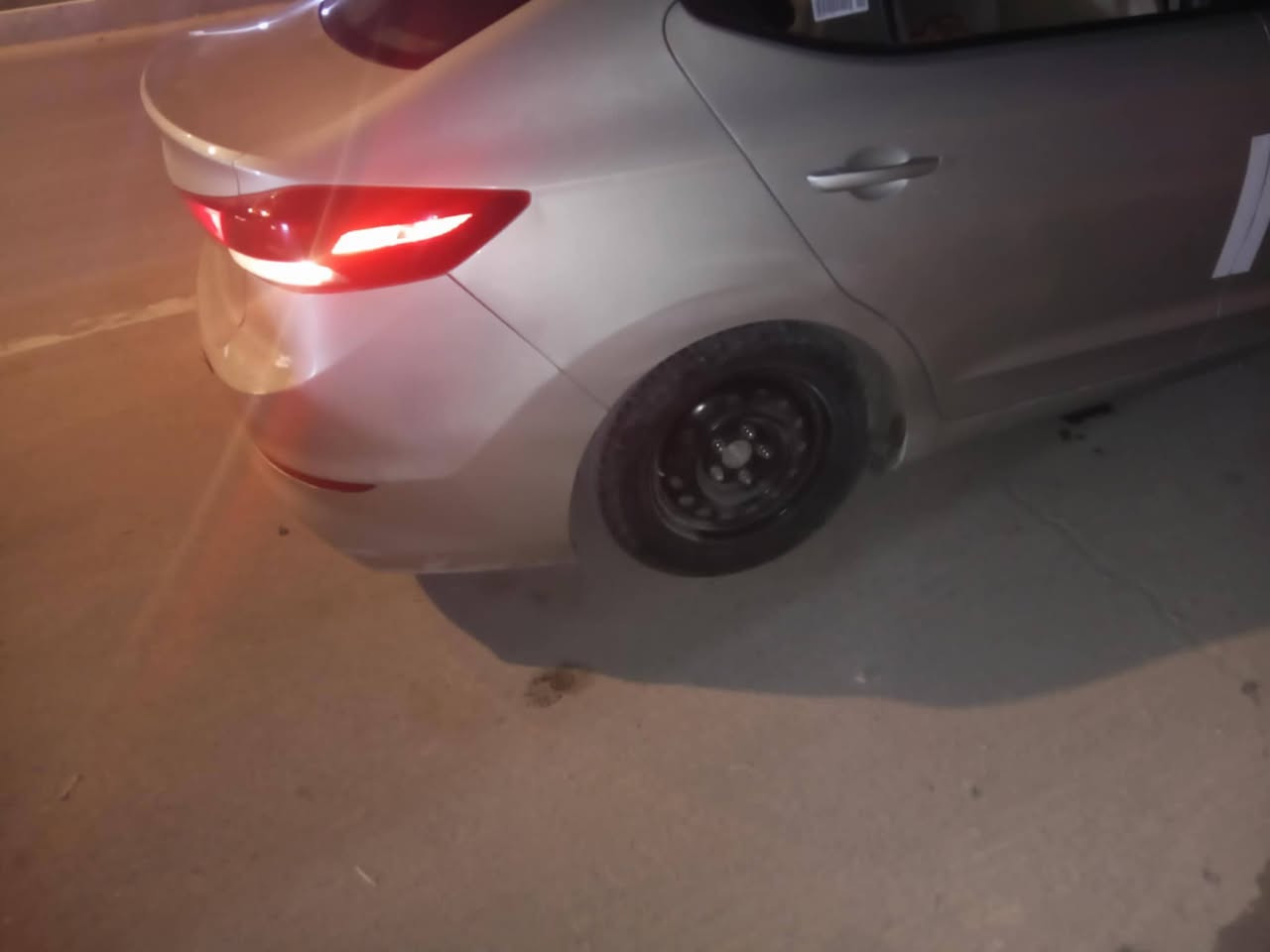 السلام عليكم 
النترا 17 امريكي بيه صبغ مقدمه البنيد وصبغ بلدوسه محرك2000 دوش  لا تبخير ولا تنقيص  بيه سونار ضمن الصور رقمه بصره انكليزي توني شاده هزه جديده سعره 118 وبيها مجال قليل للاستفسار ***********
