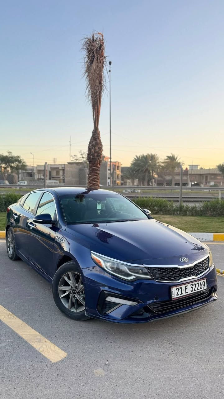 السلام عليكم لبيع كيا اوبتيما 2019 وارد امريكي حادث امريكا جاملغ امامي ايمن يعني عكس السايق مبدل ومصبوغ بدون دواخل و بدون شواصي ايربكات السياره كلها سليمه ونشرت سونار بس قديم اول مشتريت السياره ورقم الشاصي هم موجود السياره ماشيه 93 الف ميل كير مكينه تبريد مكفول كله على البلاد المكينه تفتح القبغ مالتها تشوفها شلون نضيفه 
موصفات السياره fe معروفه 
1️⃣شاشه
2️⃣شاشه اعطال
3️⃣رادار امامي و خلفي و جانبي
4️⃣نقطه عمياء
5️⃣ثلاث وضعيات قياده SPOST/ECO/COMFORT
6️⃣حساس خلفي
7️⃣تحكم ستيرن
8️⃣منضومه زنون اصليه عالي ناصي
9️⃣قياده ذاتيه
🔟تحديد مسار
1️⃣1️⃣مانع انزلاق 
1️⃣2️⃣حساس اطارات
هي هاي الموصفات المعروفه 
رقم السياره سليمانيه بسمي تحويل او وكاله بس يفضل تحويل مكان السياره بغداد العامريه 
السعر 12.700$ يعني 127 ورقه وبيها مجال واسف على الاطاله لتواصل *********** متواجد واتساب قليل اتواجد على الفيس يعني يفضل تتصل
