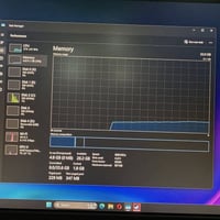 تجميعة بدون كارت للبيع استعمال ٥ اشهر العاب  ابيع فقط كاملة  Cpu : R 7...