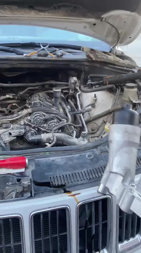 تبديل براد دهن جيب ٢٠١٤ مع تنظيف الراديتر والمحرك بالمحلول وتبديل الدهن رويال للصيانه كربلاء سريع المعلمين ***********
