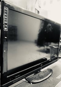 شاشة بلازما • تلفزيون
