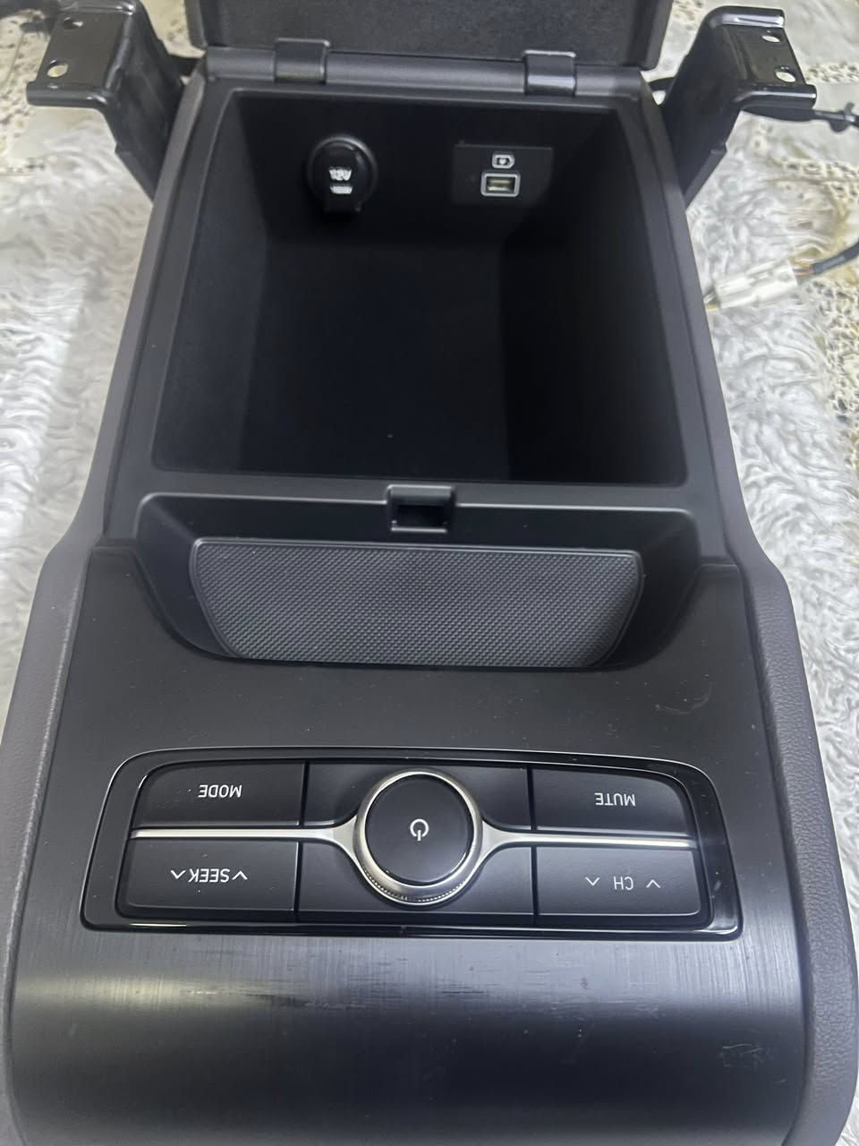 السلام عليكم توفرت 
تحكم خلفي ازيرا من 11 لل 19
چكمجة جانبية
تحكم سايد بريك
سيطرة جام
كاميرا خلفية من 11 لل 19
شاشات G8 من 17 لل19
عنوانا بغداد الحرية
الدولعي مقابل المخازن
للحجز والاستفسار
الاتصال بالرقم ***********
او المراسلة والاتصال واتساب
يوجد توصيل كافة محافظات العراق
