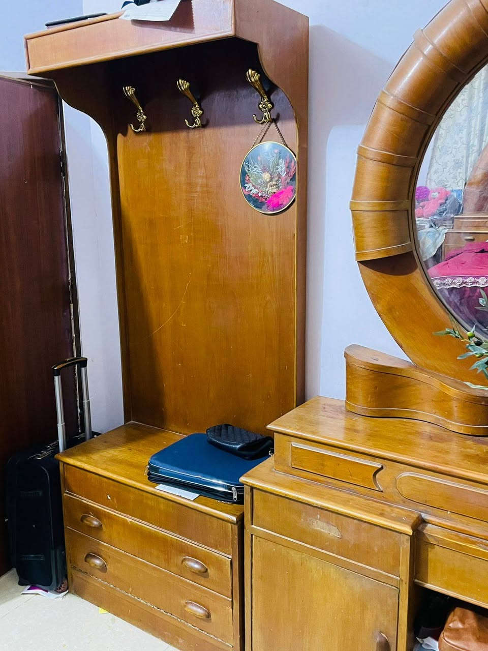 غرفه للبيع مناسبه ب500 وبيها مجال حله شارع 80 الاستفسار ***********او ***********
