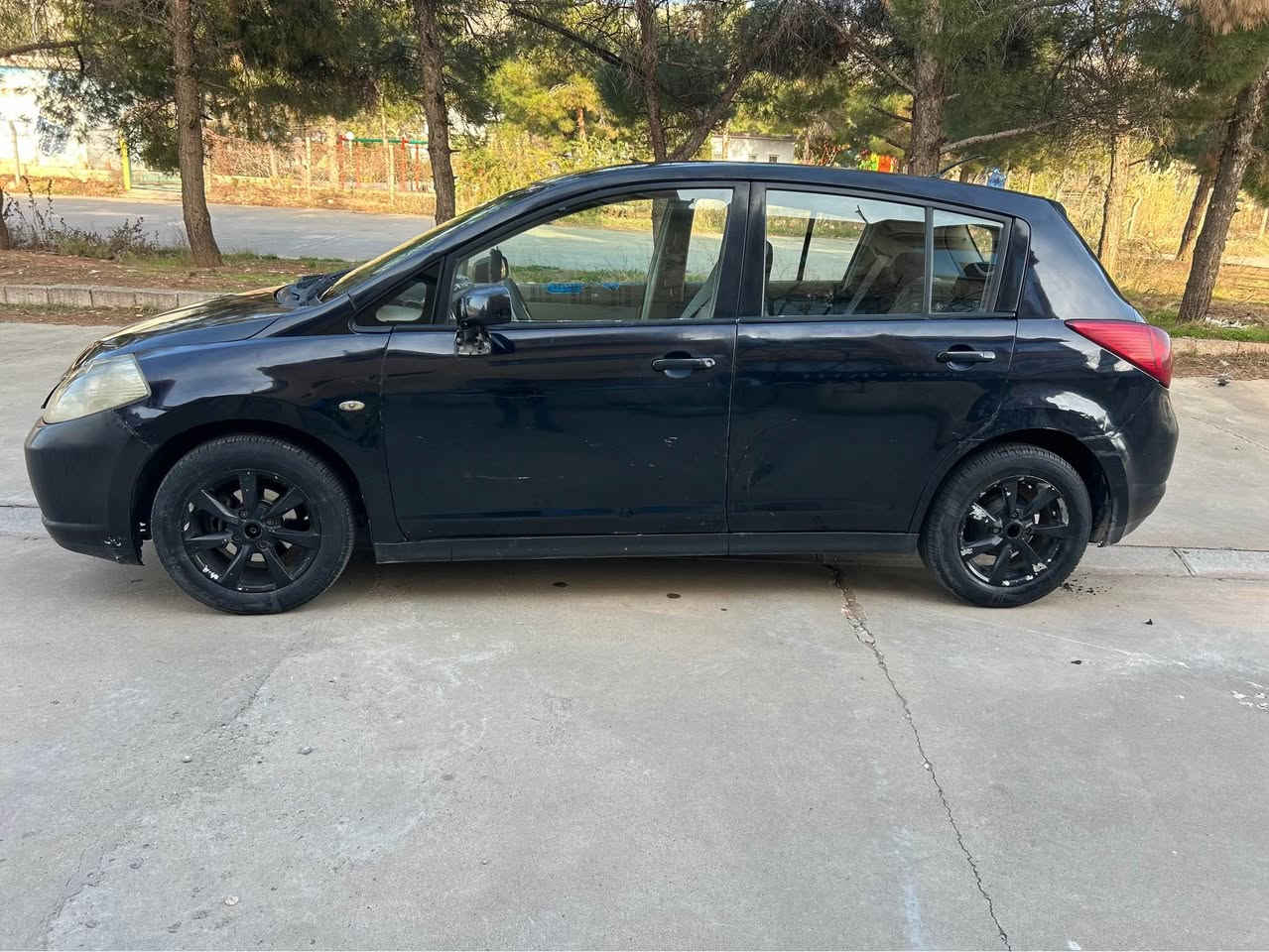 نیسان تیدە 2008تۆماتیک ناو زەرد رەقەموو سەنووی تا کۆتایی 2031نوێیە  بەناو خۆمە هەزەیەی تازەیە گێرو مەکینە تولندۆتۆلی هەمووشتێکی بەشەرت  بەس بۆنیتی بۆیاغە بەبی دەعم و لێدراو  دوو جێگای ساردە بەقی کال بونەوەیەکی زۆر کەمی هەیە بەشەرتی هەموو شتێک
سعری ۸٤ 
ژ.م:***********
ڤایبەرو واتس ئاپلەسەرە كويسينجاك, أربيل
