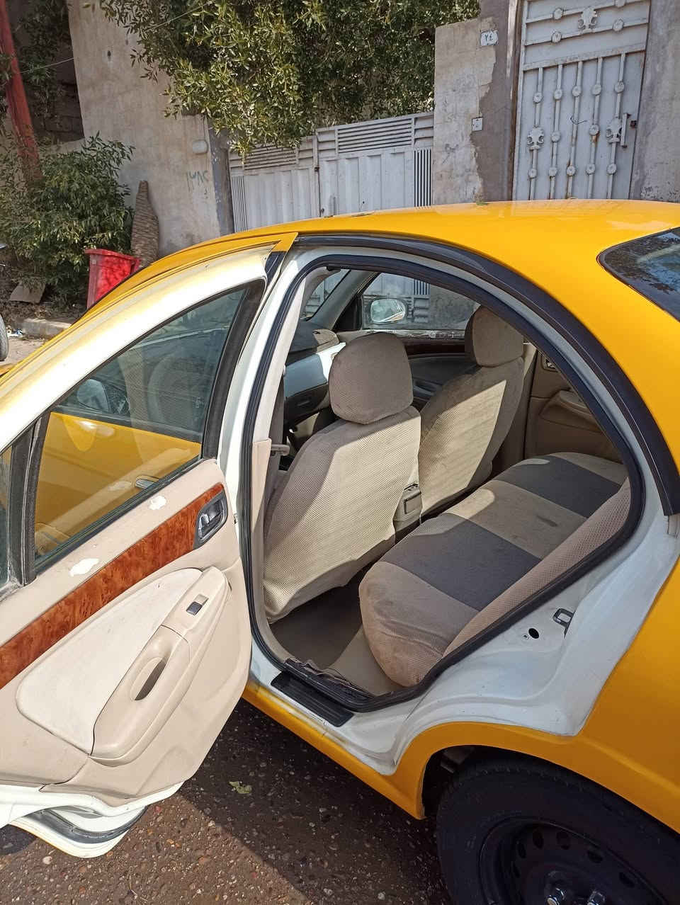 السلام عليكم سني 2010 للبيع السعر 75 وبيها مجال بصيط المكان الرمادي حي الشركه ***********
