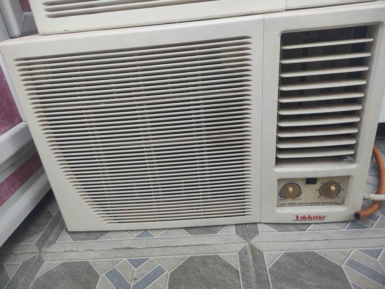 السلام عليكم للبيع مجموعه اغراض مستعمله ونظيفه مسيب 
 حي المعلمين الدوب ***********
كاونتر متر ونص كلش نظيف واصلي موسوكي سعره 160
مكيف طنين وظع الشركه سعره 260
مبرده برفاب الاصليه ام الختم ايراني 150
مبرده مغلونه شركة الواحه 125 
طباخ مصري 4مشاعل 100
ثلاجه شرط التجميد وظع الشركه 85
بنكات ديالى اندوله الاوليات سعر الزوج70
براد نوع فرش مصري وظع الشركه شرط الشغل حار بارد 90
براد الثاني سعره 40شرط الشغل حار بارد
غساله توسوت 30كيلو 135
غساله هيتاشي الاصليه110 
بايسكل يحمل عمر 10 سنوات بعده جديد غير مستعمل 55
مكنسه بارك سايد الماني جاهزه 45
طبلات خشب تخم 30
محظره سلطه 4كيلو تفيد اهل المطاعم 25الف
قفص سعره35
ثلاجه براد مال فواكه او مخضر تفيد اهل الصيدليات 75
جربايه خشب ام نفر 35
يوجد توصيل بكروه ***********
