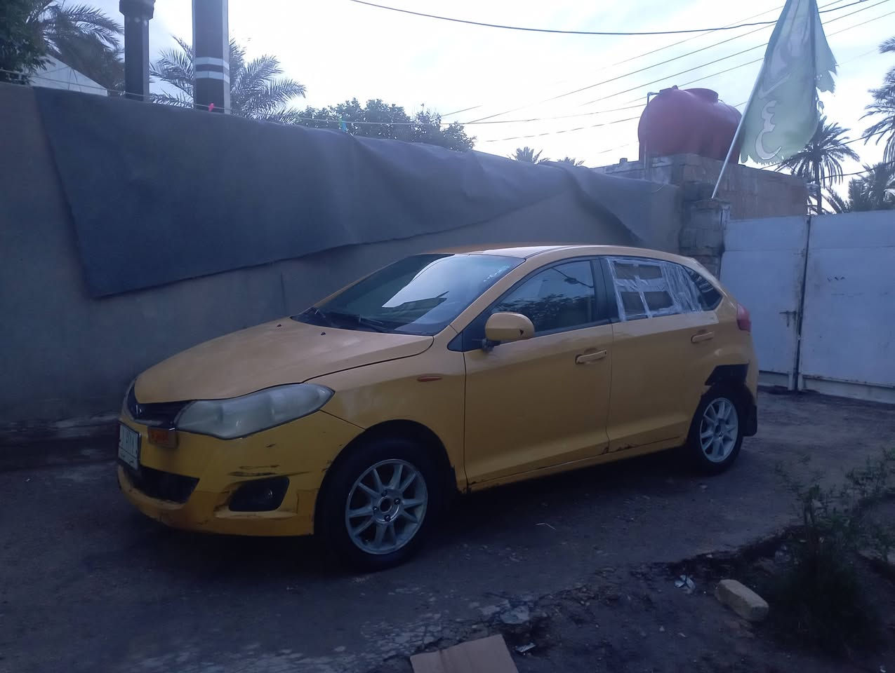 سلام عليكم للبيع 2013 مصفره تأخذ صافي غرامات ما عليه شرط تحويل تحويل تحويل سياره حلوه كله عله بلاده مكينه ستوه بدايت تبخير كير خير من الله كهربائيات كله بلديه تبريد شغال  كامل غرفته مدوشمه رقم الساره مثنئ مكاني حله داخل تصل او بيك خير او دلل *********** سعر 28او بيه مجال
