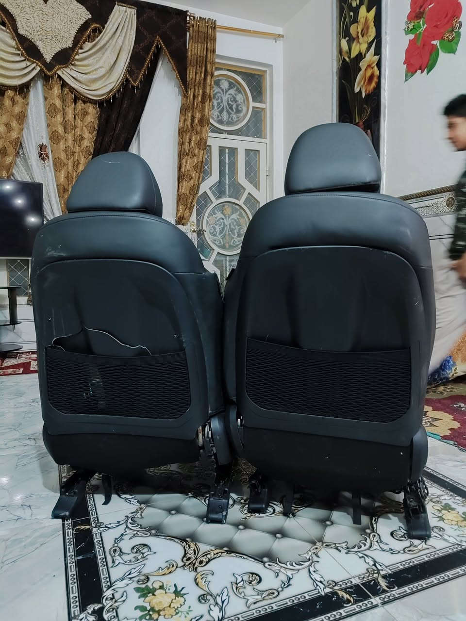 السلام عليكم ...عندي كشنات توسان موديل 25 ليمتد فل كامل للبيع بيهن عواج بالشاصي مالتهن شغالات تدفئه وتبريد وتحكم جهتين جلد وطاك ايرباك الصفحه شغالات غراضهن كامله هاتف /***********
