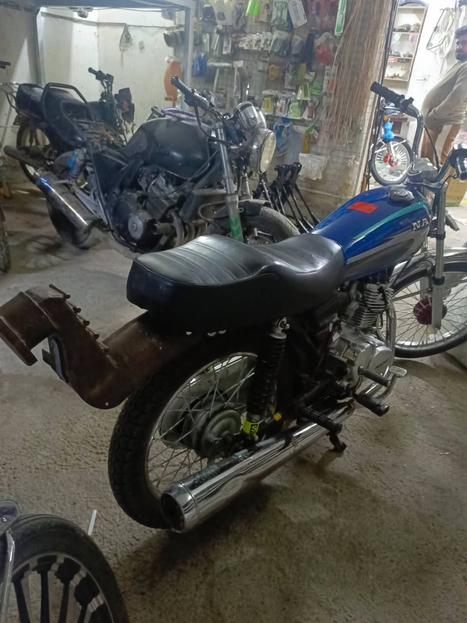 ‏‪***********‬‏ للبيع مكينه انتنس السعر 500 وبيها مجال
