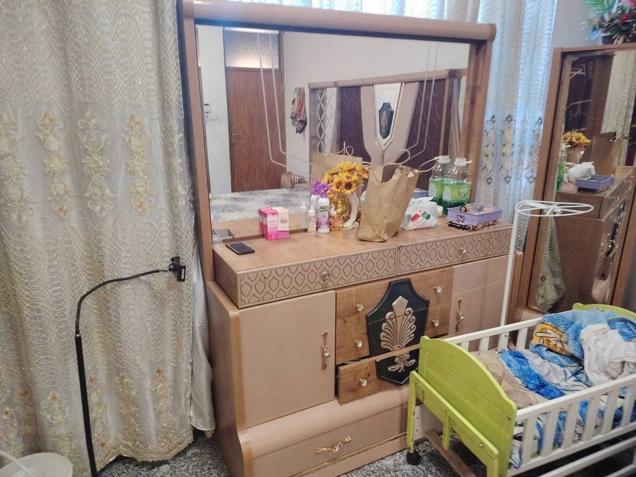 غرفة تركيا درجه اولى مو من هاي الغرف السوكيه ١١ قطعه نضيفه جدا للبيع  سعر ١٥٠٠
مليون وخمسمية الف مكاني بغداد الأمين  ***********
