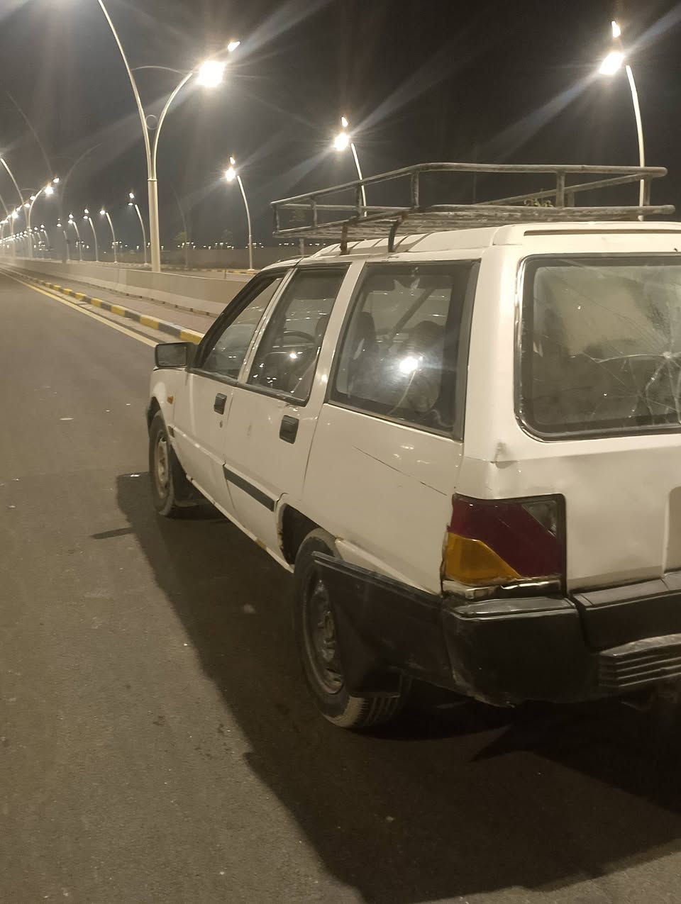 سلامو عليكم
عندي هاي السياره للبيع 
السيارة باسمي عنواني سامراء 
السيارة عايزها شويه ترتيب 
السياره شغاله نكره سلف 
رقم السياره صلاح الدين ألماني
اسم نوع السيارة ميسو بوشي لانسر استيشن
السيارة باسمي تحويل ثاني يوم 
سنويه مالتها لا 28
 السعر 18 ورقه بيها مجال بسيط كلش 
وهذا رقمي  ***********
