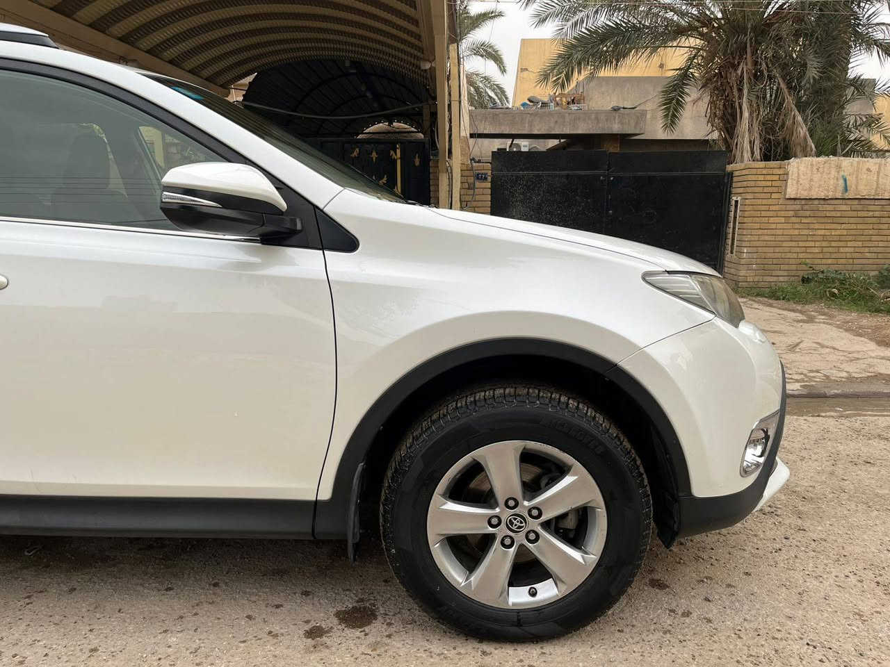 تويوتا راف فور 2015 خليجي ساز فول 1/1
كتلوكات الشركه وبصمات احتياط بدون استعمال
ماشيه 83 الف حقيقي شرط الفحص
بيها رش قطعتين شرط الفحص رش فقط
سياره جديده وجاهزه بدون نقص 
نضافه الداخل 100%
تخم تاير جديد باتري جديد تراي سياره زيرو
نضيفه جدا داخل وخارج
رقم بغداد دولي جديد اب اسمي سنويه 2030
مكان السياره بغداد العامريه
السعر 168 بيها مجال شراي يتصل فقط
***********
***********
