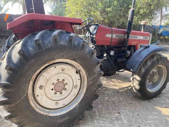 للبيع فوركسن انكليزي حجم ٢٩٠ مكينه كلش نضيفه على ادينه ارقام وسنويه بابل الماني بسمي السعر ١٥ ونص المكان بابل قرب صيطره الاثار ***********
