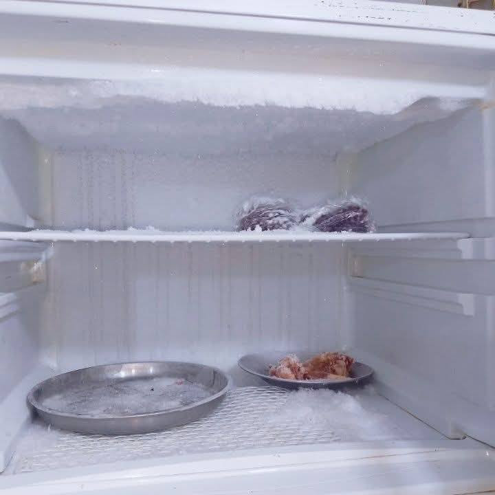 ثلاجه نوع كونكورد الحجم العملاق أكبر حجم تجميدهه فول مكانهه نجف حي الرحمه رقم الموبايل ***********
