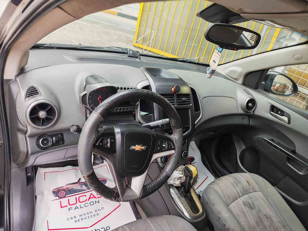 السلام عليكم عندي شوفر سونك للبيع فقط بيهة ضربه بالباب الخلفي تدفئه تبريد شغال للاستفسار ***********
