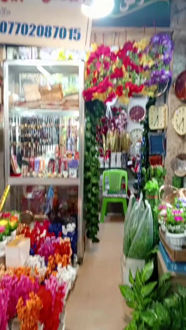 محل للبيع في منطقة سوق النبي يونس نظام السرقفليةوسط السوق مكان جدآ مميز للاستثمار ابعاد المحل  الواجهة 2م والعمق2,5م للاستفسار الاتصال *********** مكتب علاء الدين الساعاتي للعقار
