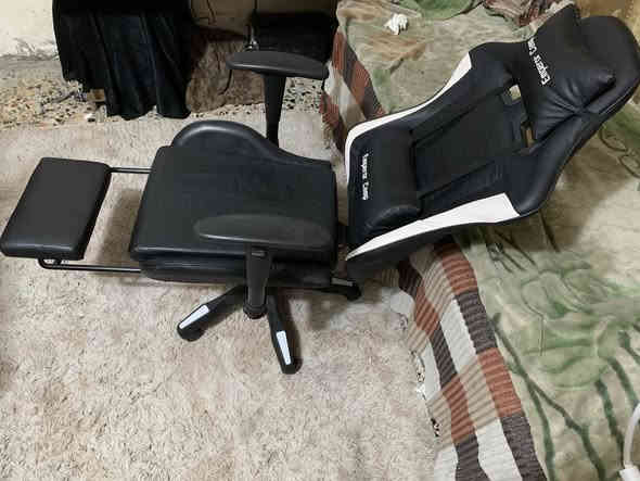 سلام عليكم كرسي كيمنك للبيع
انحناء180درجه معه وسادات مريحه للجلسات الطويله ويصل الى ارتفاع 74سانيتم وكرسي مرتب ونضيف كلش استعمال اقل الشهر سبب البيع بعت التجميعه كله 
عنواني بغداد ***********
