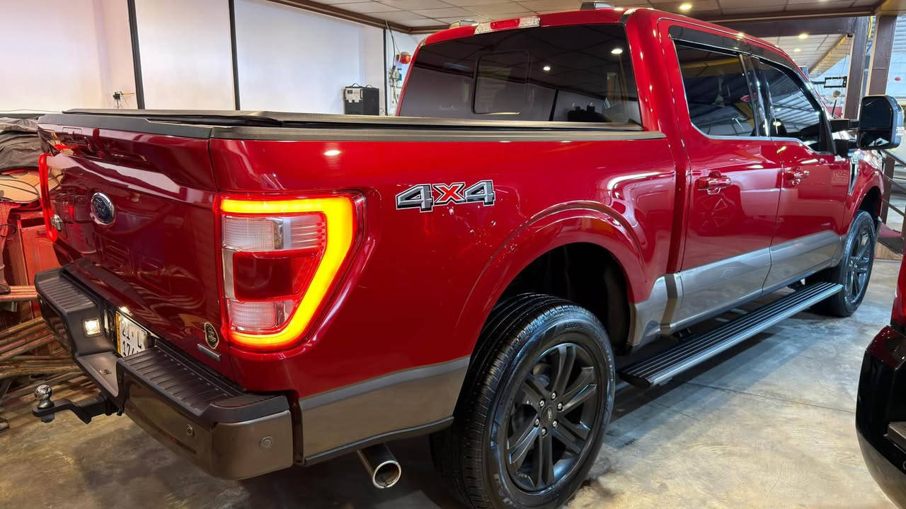 ﷽
‎‏‎ 💎⚜️للبیع
‎‏‎‏⚜️ FORD F-150king ranch ⚜️ / 2023
للبیع فورد F-150 ⚜️
لون ;ماروني ممیز🪽
مودیل ; 2023🔱
‏—————————————————————————
مواصفاتهاking ranch: 
سياره👇
محرك: 6 سلندر 🔥🔥
محرک:3.5 دبل توربو ⚜️
{{باب طويل بدي قصير + كشنات كهرباء+ قاصه دشبول+ بريك بصمه+ عده كامله سبير منازل+ لايت  LED+ اوتو ستوب + شاشة الكتروني+ التحكم في الجر + رادارات (خط مسار * جانبي * خلفي )+ تخم حساس+ كاميرا خلفية+ كاميرا أمامية+ ويل كروم اصلي+ رادار توقف ذاتي+ بلجكتور ليت بيلادي+ تحديد مسار+ شاحن تايب سي+ سستم شاحن الایفون+ شاحن 🔌 USB————————————————————————— سیارە ماشیە((٣٥،٠٠٠ ميل))🔥✅
❌❌❌بیة شبر صبغ
✅السياره جديده بمعنى الكلمه مابي دینار مصرف  الحمدالل ما مفتوح اي برغي منها
 💵💵سعر السيارة :::٣٩٥$$$$
🌆مكان السيارة سليمانية معرض شڤان
الاستفسار اتصل بی تدلل ; 📲📲📲📲***********___*********** السليمانية, العراق
