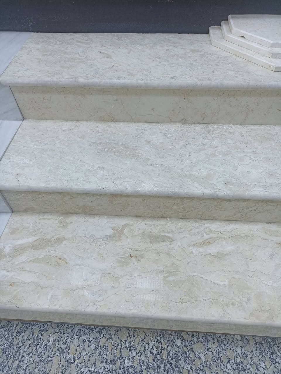 اللهم صلي على محمد وال محمد 🌹 

على بركة الله توفر الدينا بايات مرمر طبيعي 100/100

(المنشأ تركي 🇹🇷نخب اول)(المنشأ ايراني 🇮🇷 نخب أول)

(المنشأ هندي 🇮🇳نخب اول) (المنشأ صيني🇨🇳 نخب أول)

(جميع القياسات متوفره بايات + الواح )

(ويوجد لدينا مناشير تقطيع حسب الطلب)

(عنوان بغداد )(رقم الهاتف/***********)

(يوجد لدينا توصيل الكافة محافظات العراق )

(يوجد وتساب على الرقم 👆
