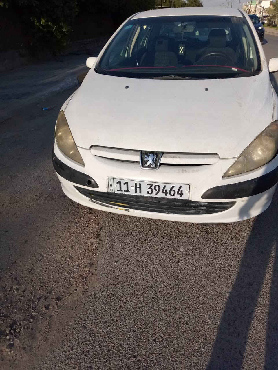 بيجو للبيع كير محرك نضيف جدا سعر 47 مكان بغداد شاشه كامره وتصال ***********
