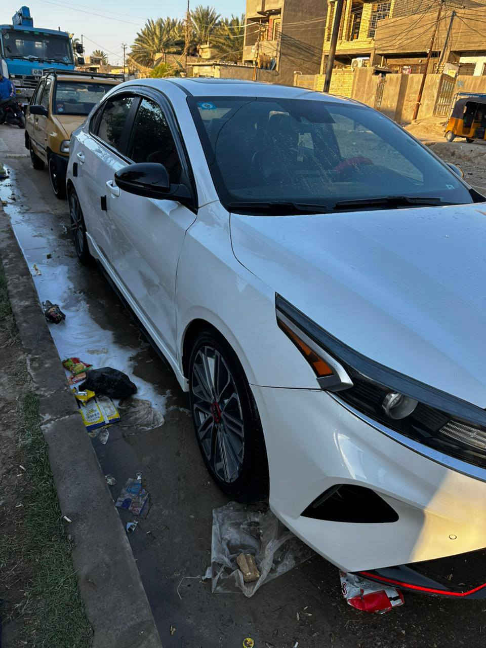 السلام عليكم فورتي موديل ٢٠٢٣ رقم بغداد بسمي شرط التحويل  وارد امريكي تبديل فقط بنيد سياره ليبل واحد بدون دواخل سياره فول مواصفات واحد ع واحد كير ومحرك وتبريد كفاله مكفولات سياره كير عادي رياضي  
كزوز بلادي تخم تاير جديد صدر خلفي امامي جديد سياره خير من الله مكان بغداد السعر ١٣٠ وبيها مجال حك الجيه رقم ***********
